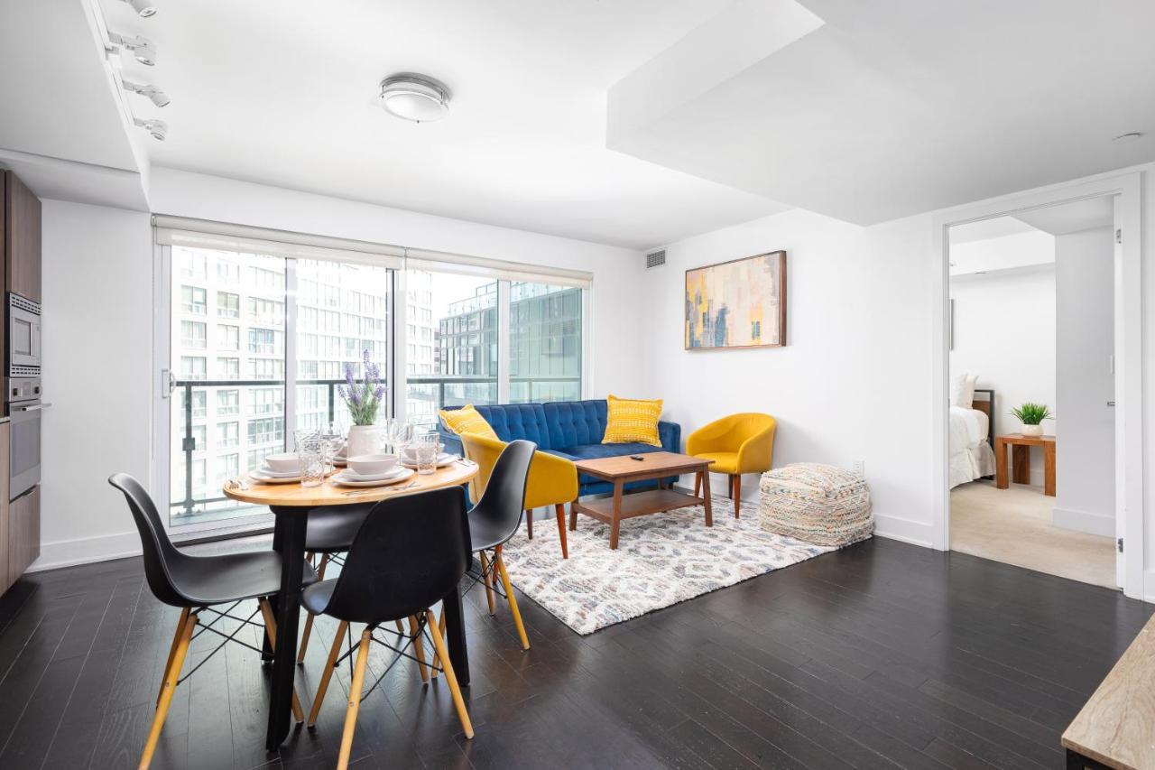 Apartament Upscale & Modern 2Bd + Den 2Ba Heart Of Downtown! Toronto Zewnętrze zdjęcie